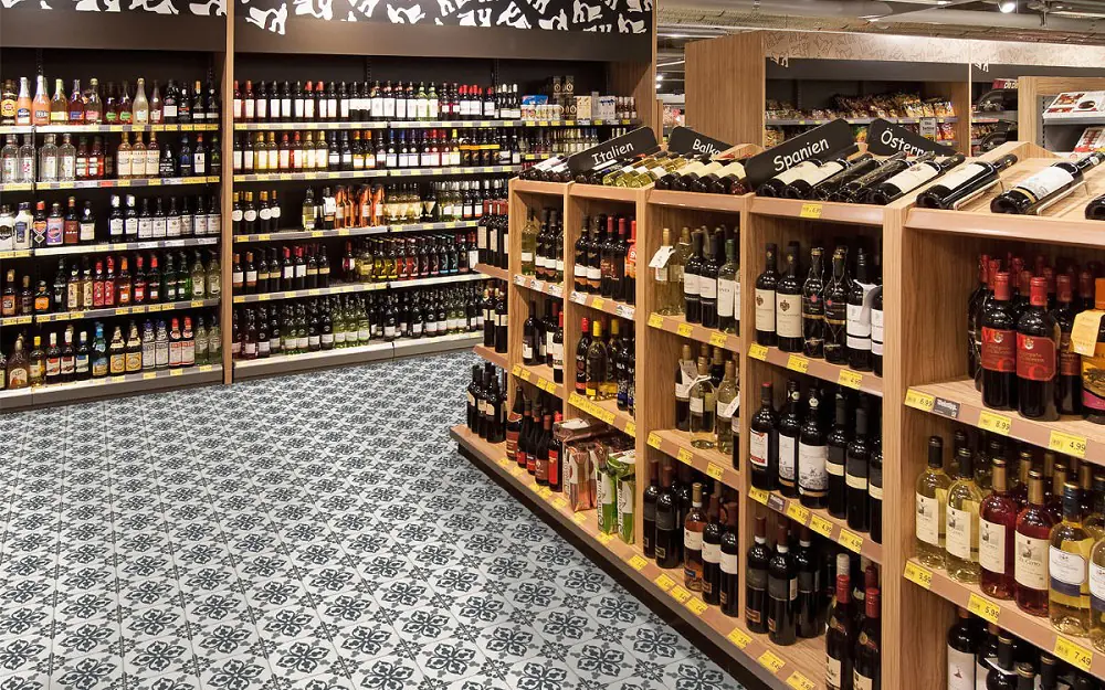 Bodenfliese Dekor Klingenberg 50223 Antique Bourgogne schwarz 20x20 cm I.Sorte Bodenfliese Dekor Klingenberg 50223 Antique Bourgogne schwarz 20x20 cm I.Sorte